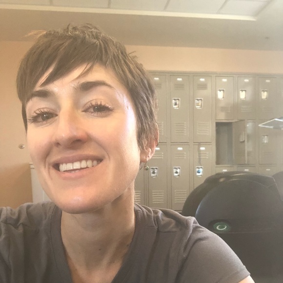 Meet your Posher, Anona - Picture 1 of 1